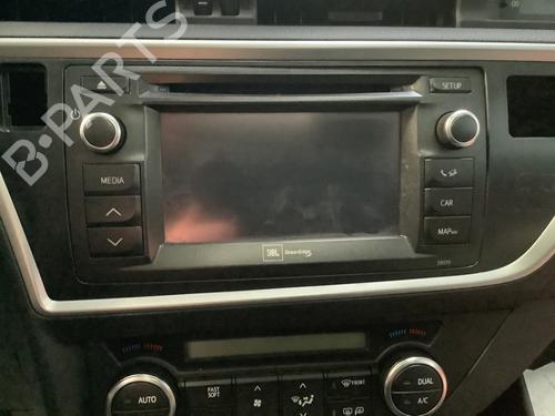 Used Radio Radio TOYOTA AURIS (_E18_) 1.8 Hybrid (ZWE186_, ZWE186R) (136 hp) 34614354 34614354