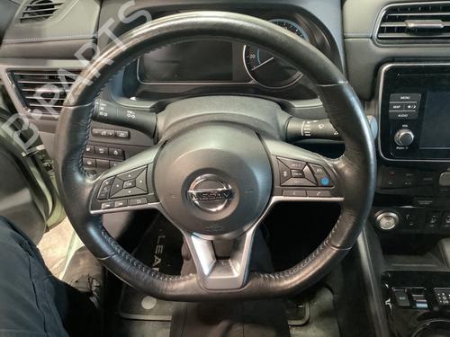 steering-wheel-nissan-leaf-ze1-2017-32846400 main image