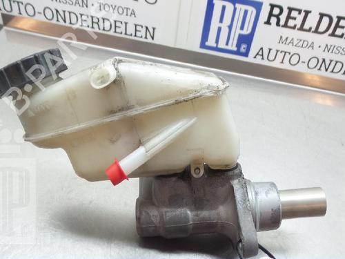 Used Brake master cylinder TOYOTA YARIS (_P9_) 1.0 VVT-i (KSP90_, KSP90R) (69 hp) 22151670