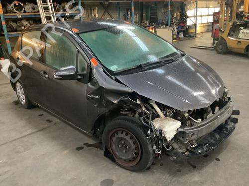 Used Seat buckle TOYOTA YARIS (_P13_) 1.5 Hybrid (NHP130_, NHP130) (101 hp) 22164792