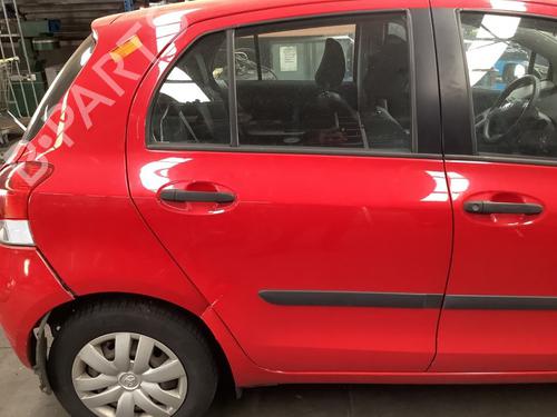 Dør høyre bak TOYOTA YARIS (_P9_) 1.0 VVT-i (KSP90_, KSP90R) (69 hp) 29009453