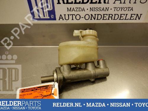 Used Brake master cylinder TOYOTA AVENSIS (_T22_) 2.0 VVT-i (AZT220_, AZT220R) (150 hp) 22146846