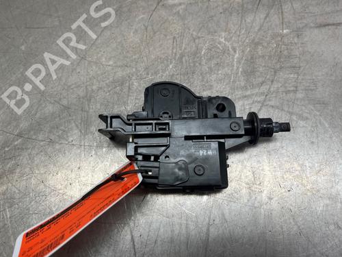 Used Fuel door actuator TOYOTA C-HR (_X1_) 2.0 Hybrid (MAXH10) (184 hp) 30902222