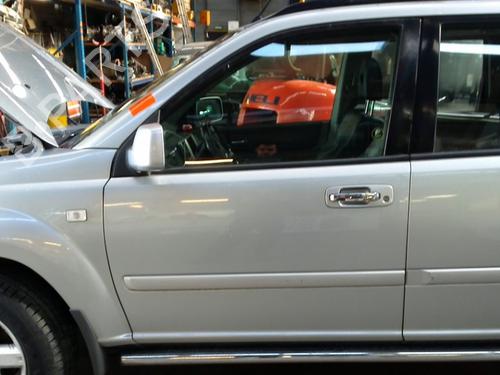 Used Left front door NISSAN X-TRAIL I (T30) 2.5 4x4 (165 hp) 22163493