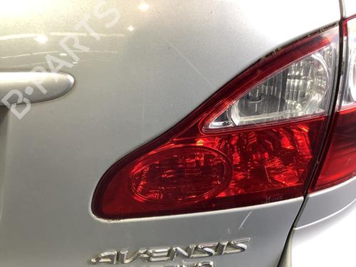 Used Right taillight TOYOTA AVENSIS VERSO (_M2_) 2.0 VVT-i (ACM20_, ACM20R) (150 hp) 29384627