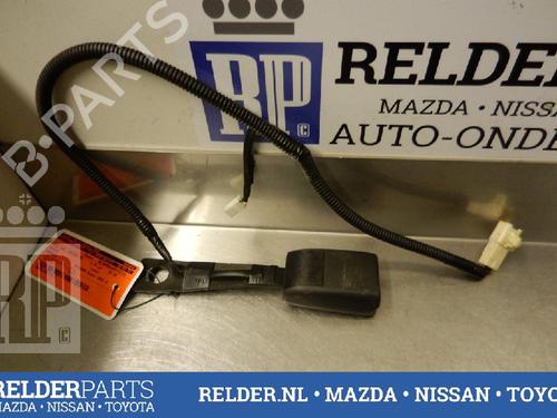 Used Seat buckle TOYOTA AVENSIS Saloon (_T25_) 2.0 D-4D (CDT250_, CDT250R) (116 hp) 22137353