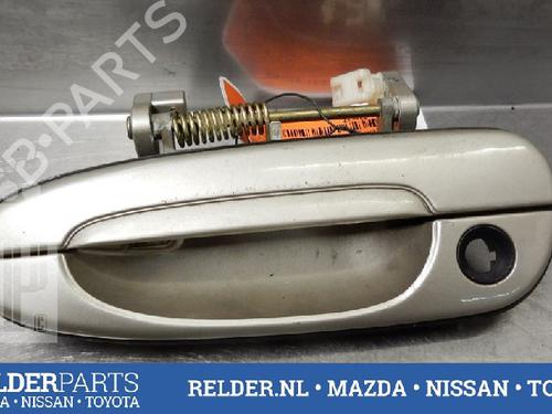 Venstre foran utvendig håndtak MAZDA 626 V (GF) 2.0 Turbo DI (GFFP) (101 hp) 22140319
