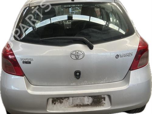 Ruitenwissermotor achter TOYOTA YARIS (_P9_) 1.3 VVT-i (SCP90_, SCP90R) (87 hp) 25214539