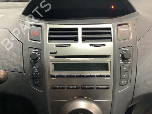 Used Radio Radio TOYOTA YARIS (_P9_) 1.33 VVT-i (NSP90_, NSP90R) (100 hp) 33745865 33745865