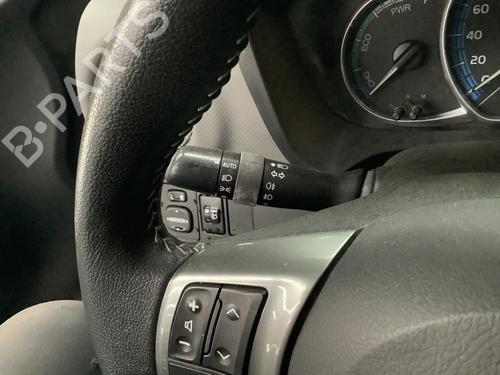 Used Steering column stalk Steering column stalk TOYOTA YARIS (_P13_) 1.5 Hybrid (NHP130_, NHP130) (101 hp) 33608998 33608998