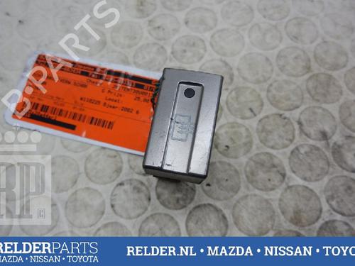 Used Switch NISSAN X-TRAIL I (T30) 2.2 Di 4x4 (114 hp) 22137536