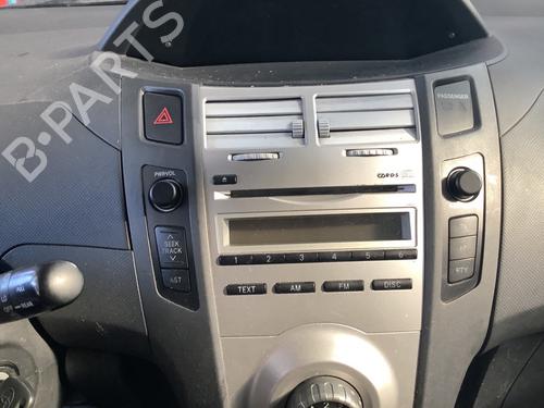 Used Radio TOYOTA YARIS (_P9_) 1.0 VVT-i (KSP90_, KSP90R) (69 hp) 24875322