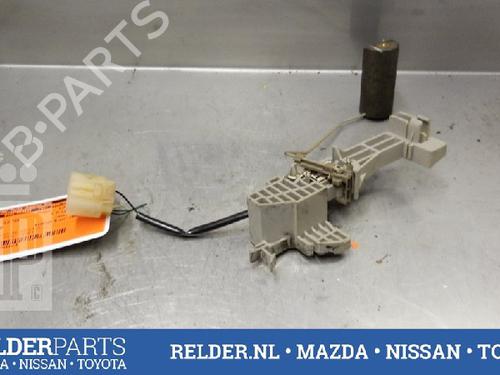 Used Fuel pump NISSAN MICRA II (K11) 1.3 i 16V (75 hp) 22137377