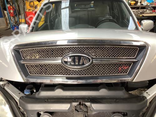 Used Grille KIA SORENTO I (JC) 3.5 V6 4WD (194 hp) 29698432