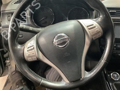 Used Driver airbag NISSAN PULSAR Hatchback (C13) 1.2 DIG-T (115 hp) 30804862