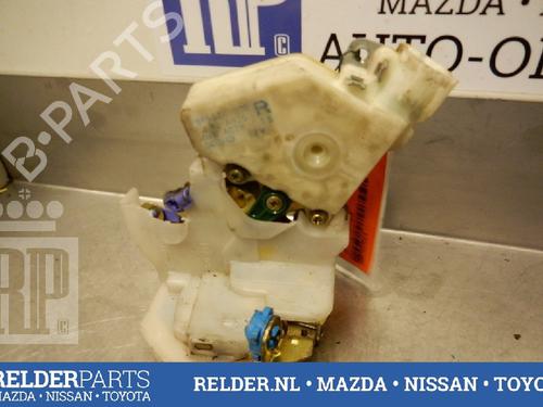 Used Rear right lock NISSAN X-TRAIL I (T30) 2.2 dCi 4x4 (136 hp) 22147716