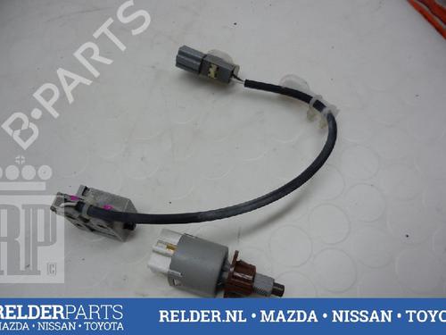 Used Switch TOYOTA RAV 4 III (_A3_) 2.2 D 4WD (ALA30_, ALA30R) (177 hp) 22144287