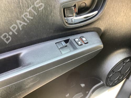 Used Switch TOYOTA YARIS (_P13_) 1.0 (KSP130_, KSP130) (69 hp) 22166403