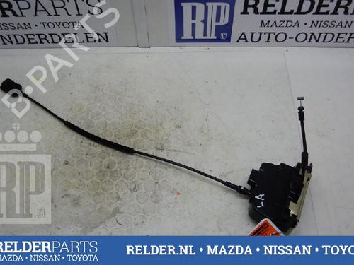 Serratura posteriore sinistra NISSAN PRIMERA (P12) 1.6 (106 hp) 22148963