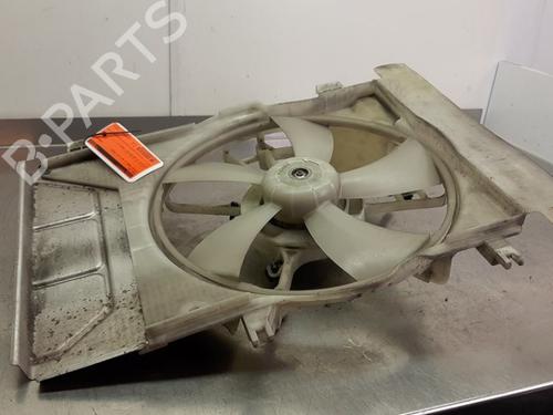 Used Radiator fan Radiator fan TOYOTA YARIS (_P13_) 1.0 (KSP130_, KSP130) (69 hp) 31942624 31942624