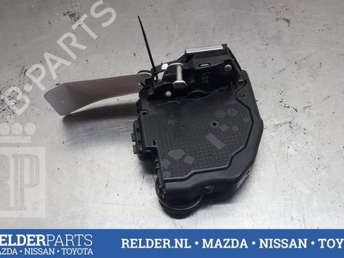 Used Rear right lock TOYOTA AURIS Estate (_E18_) 1.8 Hybrid (ZWE186_, ZWE186R, ZWE186H) (136 hp) 22161814