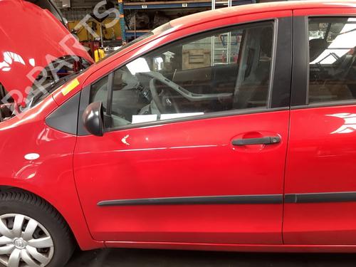 Used Left front door TOYOTA YARIS (_P9_) 1.0 VVT-i (KSP90_, KSP90R) (69 hp) 29009457