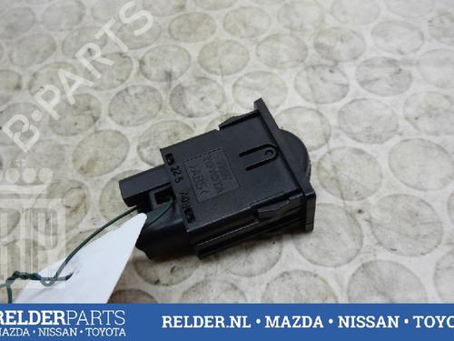 Used Switch TOYOTA COROLLA (_E12_) 1.4 VVT-i (ZZE120_, ZZE120R) (97 hp) 22147049