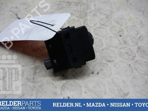Used Switch NISSAN X-TRAIL I (T30) 2.0 4x4 (140 hp) 22146054