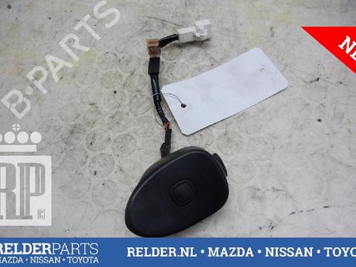 Tailgate handle TOYOTA YARIS (_P9_) 1.3 VVT-i (SCP90_, SCP90R) | BP22144928C132 