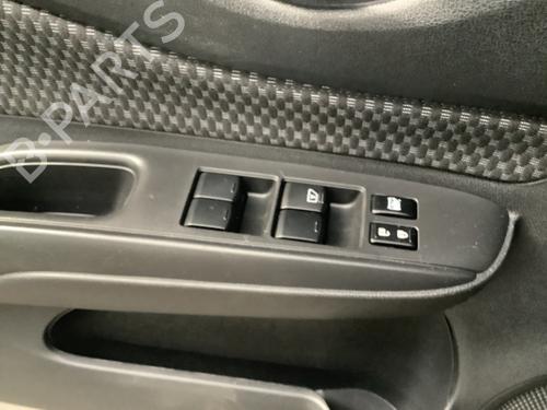 Used Switch NISSAN NOTE (E12) 1.2 (80 hp) 22170943