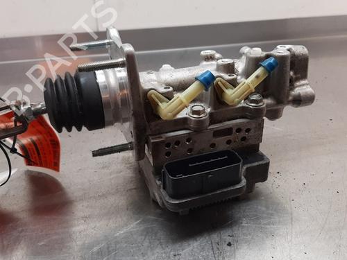 Used Brake master cylinder Brake master cylinder TOYOTA AURIS (_E18_) 1.8 Hybrid (ZWE186_, ZWE186R) (136 hp) 32846340 32846340
