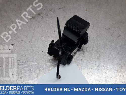Used Switch TOYOTA YARIS (_P13_) 1.5 Hybrid (NHP130_) (101 hp) 22161321