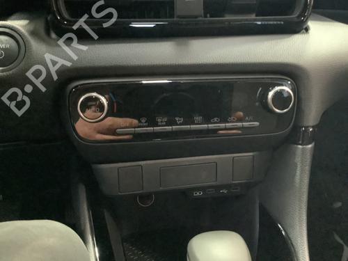 Used Climate control TOYOTA YARIS (_P21_, _PA1_, _PH1_) 1.5 Hybrid (MXPH10, MXPH11) (116 hp) 30052242