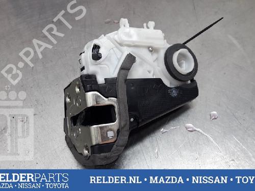 Used Rear right lock TOYOTA YARIS (_P13_) 1.5 Hybrid (NHP130_) (101 hp) 22161318