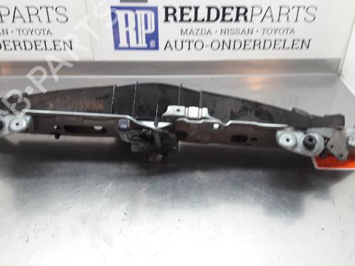 Tværbjælke TOYOTA YARIS (_P9_) 1.4 D-4D (NLP90_, NLP90R) (90 hp) 22157249
