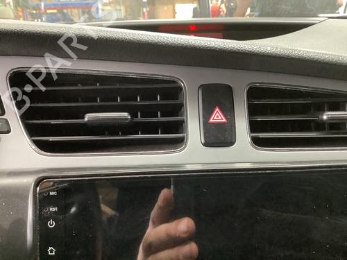Used Warning switch Warning switch KIA CEE'D Sportswagon (JD) 1.6 GDI (135 hp) 39694346 39694346