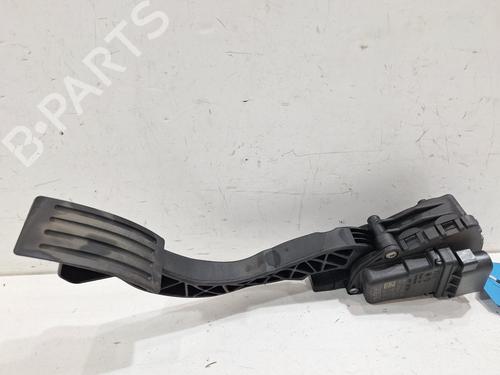 Used Pedal VOLVO V50 (545) D2 (114 hp) 29603284