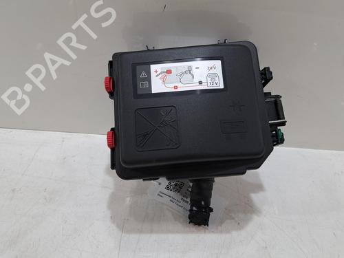 Used Fuse box Fuse box 39149764 39149764