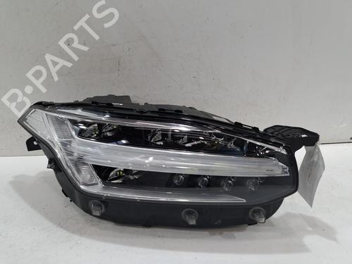 Used Right headlight VOLVO XC90 II (256) B5 Mild-Hybrid AWD (235 hp) 32478262