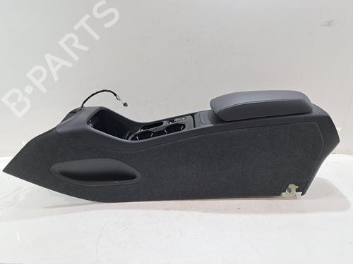 middle-console-volvo-xc40-536-2017-36086767 main image
