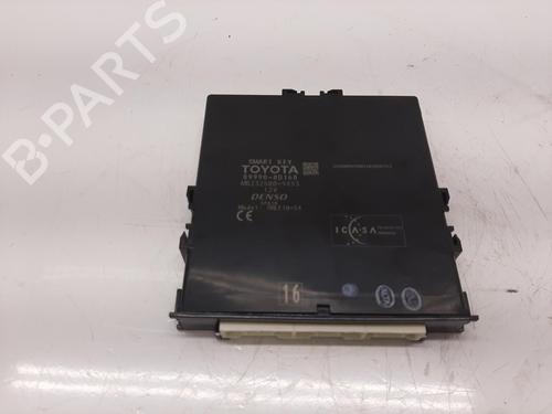Used Control unit TOYOTA YARIS (_P13_) 1.5 Hybrid (NHP130_) (101 hp) 26844179