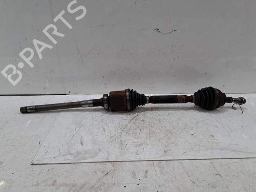 Używane Półoś przednia prawa Półoś przednia prawa FORD KUGA II (DM2) 2.0 TDCi 4x4 (180 hp) 39965221 39965221