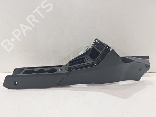 Used Middle console VW POLO VI (AW1, BZ1, AE1) 1.0 TSI (95 hp) 31846460