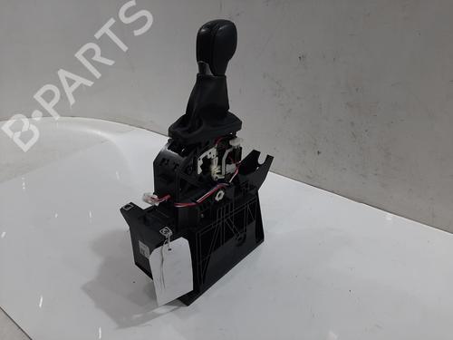 gear-lever-renault-arkana-i-lcm_-ldn_-2019-36086789 main image