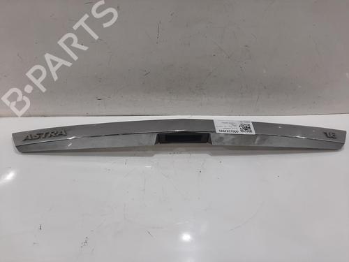 Heckklappengriff für VAUXHALL ASTRA Mk VI (J) (P10) 1.6 (115 hp) 31033310