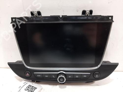 display-monitor-vauxhall-grandland-x-grandland-a18-2017-37539847 main image