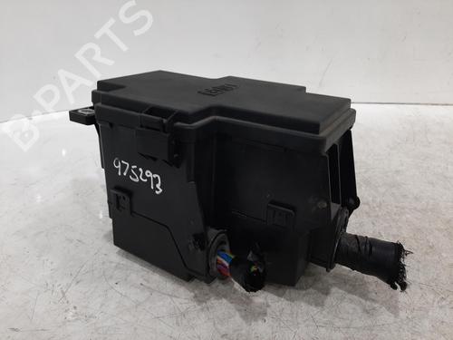 Used Fuse box Fuse box 26797167 26797167