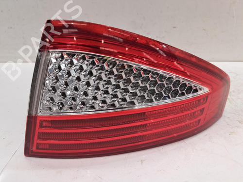 Used Right taillight FORD MONDEO IV (BA7) 2.0 TDCi (140 hp) 26841223