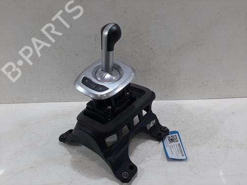 Used Gear lever VAUXHALL CORSA Mk III (D) (S07) 1.2 i 16V (L08) (86 hp) 31088952