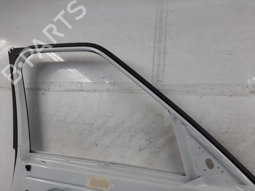 Left front door LAND ROVER RANGE ROVER IV (L405) 4.4 SDV8 4x4 | BP30756564C2 